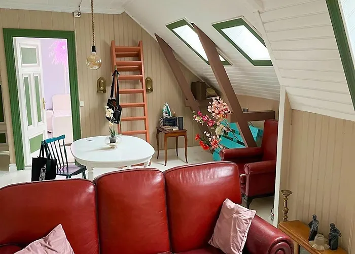 Authentic Floor Pearl In The Center Lägenhet